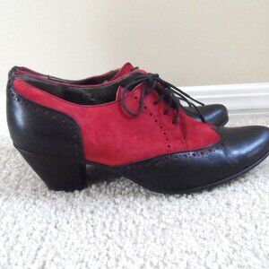 Fidji - black and red leather heeled shoes size 9